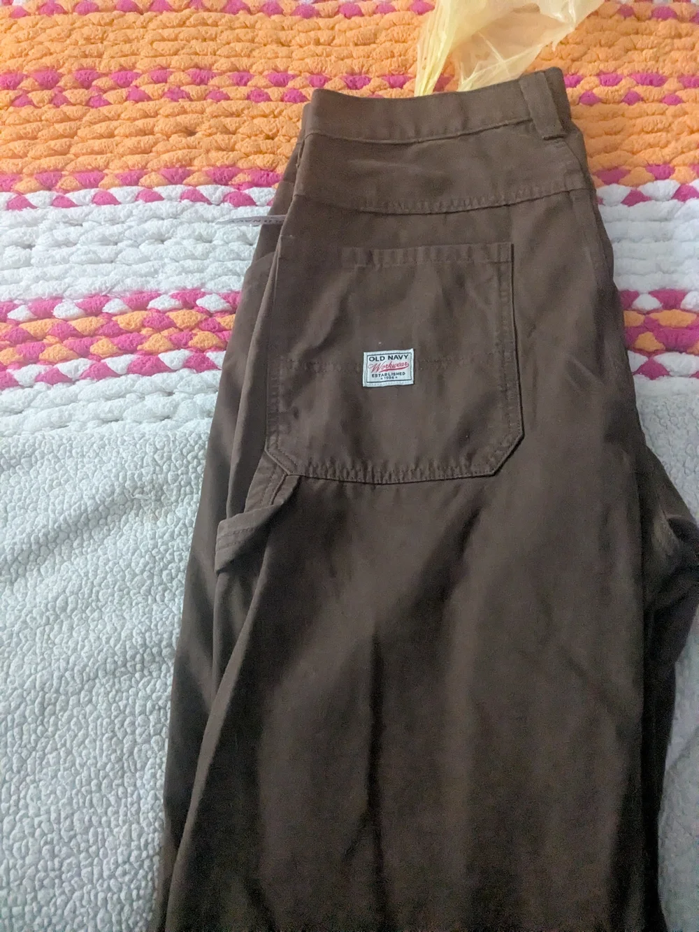 Old Navy Men's Cargo Pants in Dark Brown
